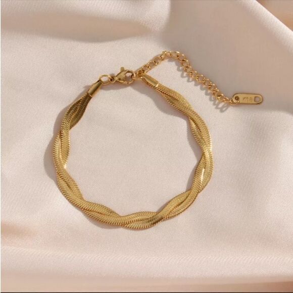 #38 Twisted Herringbone Gold Bracelet - Picture 1 of 4